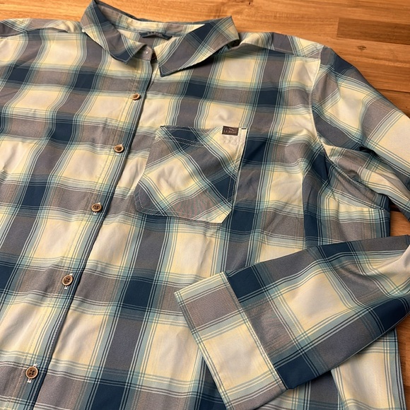 LL BEAN button down shirt - Picture 2 of 5